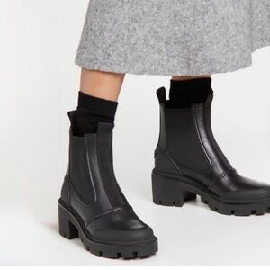 TORY BURCH CHELSEA LUG-SOLE Platform Ankle pull-on Boots Black Leather Sz 9 NEW